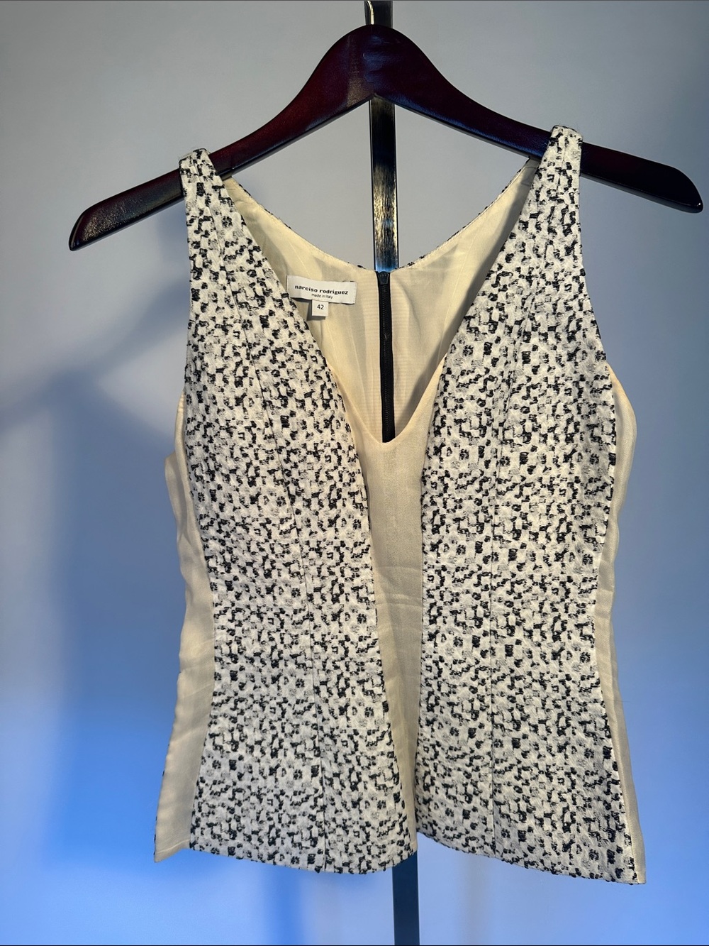Narciso Rodriguez Cream and Black Textured Tweed Panel Sleeveless Top size 42